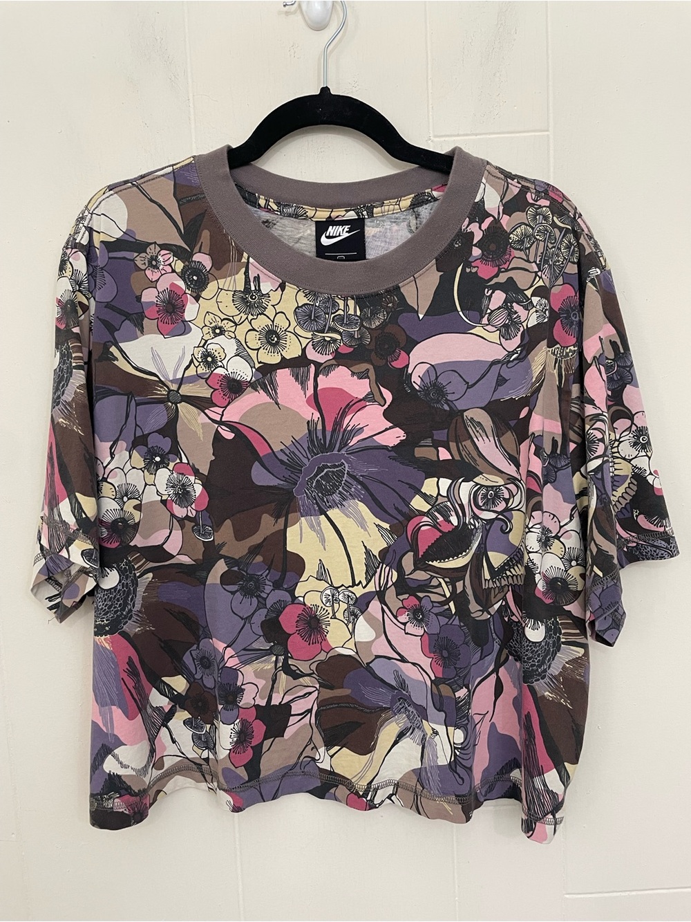 Nike Short Sleeve Boxy T-shirt Women’s Size 2X Floral Print Colorful Cotton